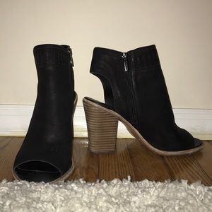Open-toed booties